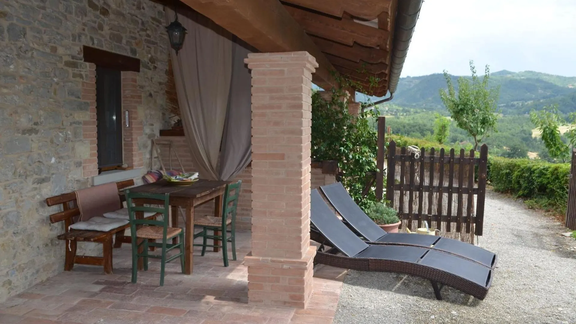 Cozy Apartment With Garden Patio Storage Deckchairs Bbq Pennabilli