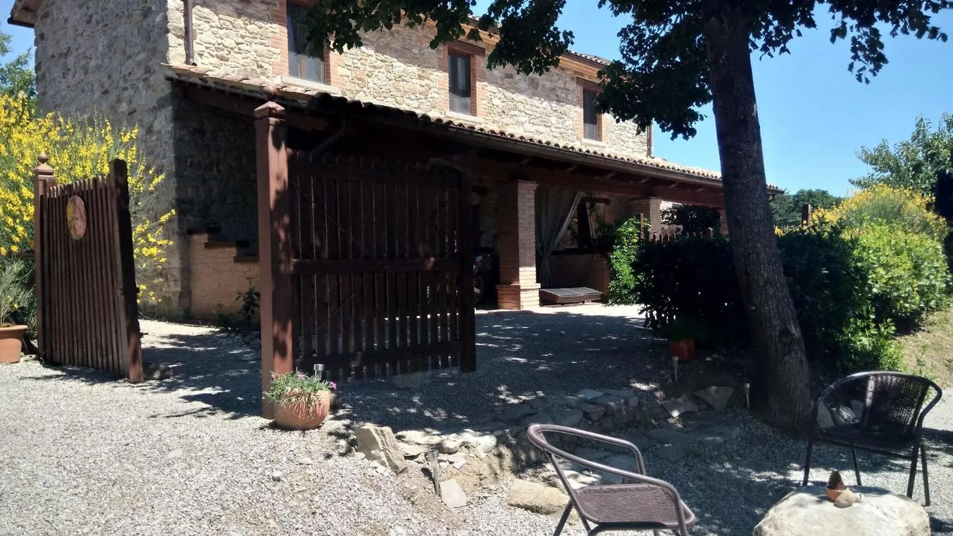 Cozy Apartment With Garden Patio Storage Deckchairs Bbq Pennabilli